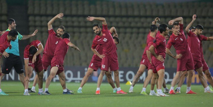 کرونا در بازی پرسپولیس و استقلال معنایی ندارد!/عکس