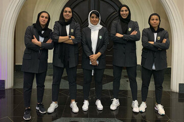 تصاویر | تیپ رسمی دختران فوتبال ایران با کت و شلوار برای عزام به انتخابی آسیا