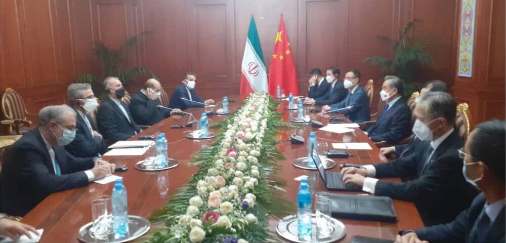 امیرعبداللهیان در دیدار وزیرخارجه چین: آمریکا باید یاد بگیرد از لحن تهدیدآمیز علیه ملت ایران استفاده نکند