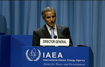 گروسی: ایران و آژانس برای حل مسائل هسته‌ای همکاری می‌کنند