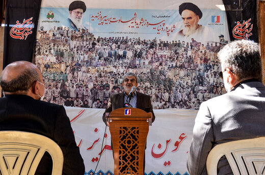 باغ موزه دفاع مقدس آبادان تابلوی ادبیات مقاومت جمهوری اسلامی ایران است