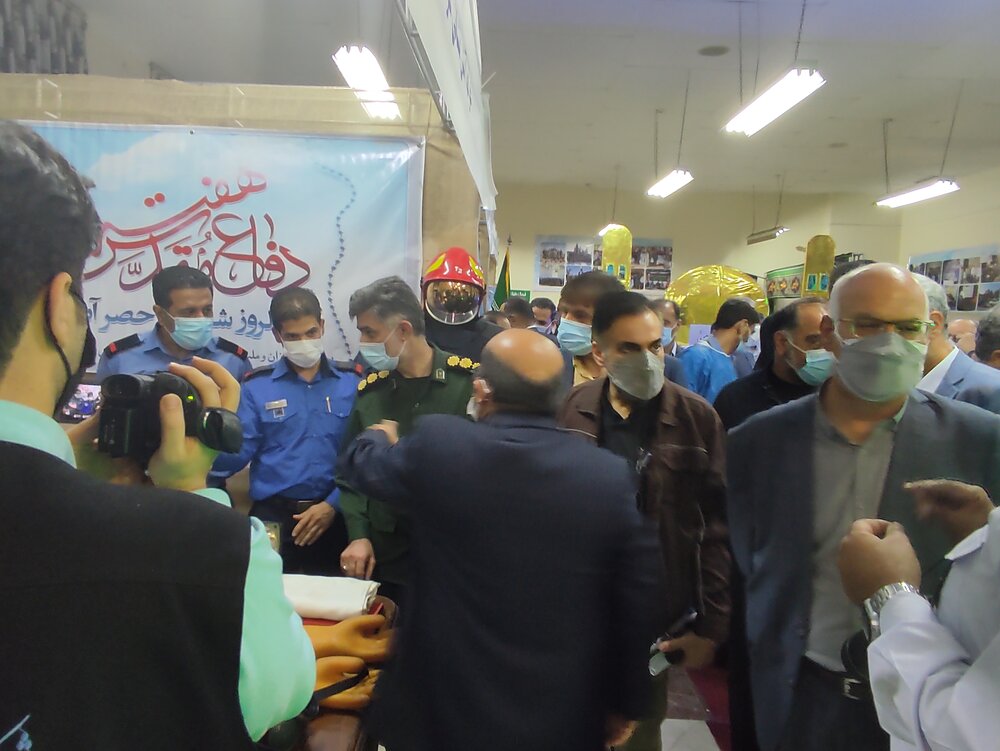 نمایشگاه لباس سربازی در فرهنگسرای نفت آبادان