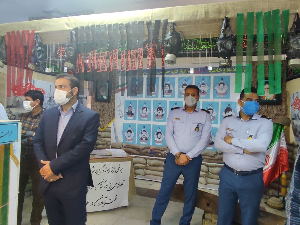 نمایشگاه لباس سربازی در فرهنگسرای نفت آبادان