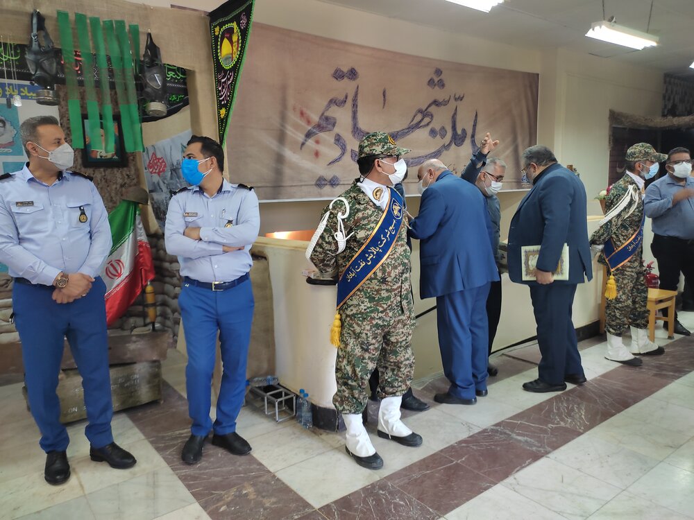 نمایشگاه لباس سربازی در فرهنگسرای نفت آبادان