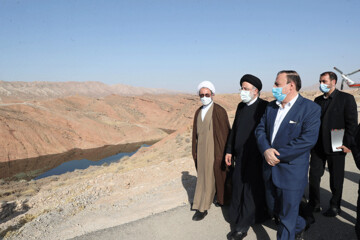 تصاویر | بازدید سید ابراهیم  رئیسی از روند تکمیل سد مخزنی کنجانچم ایلام