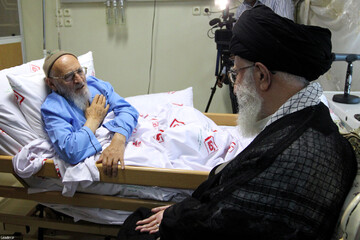 Supreme Leader condoles demise of Ayatollah Hassanzadeh Amoli