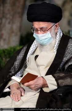 اقامه نماز بر پیکر آیت‌الله حسن‌زاده آملی
