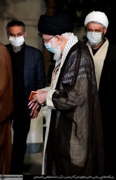 اقامه نماز بر پیکر آیت‌الله حسن‌زاده آملی