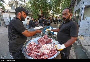 موکبهای خدمت رسانی به زائرین اربعین حسینی در اطراف بین الحرمین