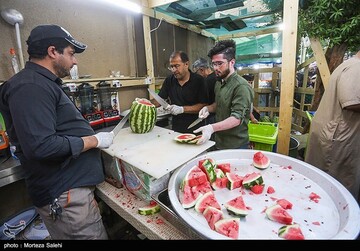 موکبهای خدمت رسانی به زائرین اربعین حسینی در اطراف بین الحرمین