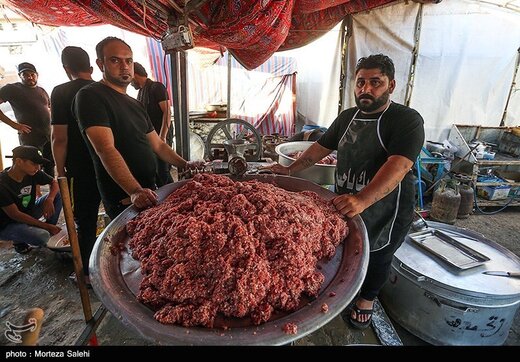 موکبهای خدمت رسانی به زائرین اربعین حسینی در اطراف بین الحرمین