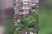 ببینید | فروریختن وحشتناک ساختمانی در هند
