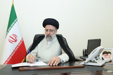 انتقاد رئیس‌جمهور از کندی احداث خط آهن بوشهر-شیراز