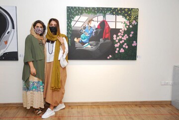 تصاویر | گزارش تصویری نمایشگاه نقاشی آثار «شیما شوقی‌بیگی» با عنوان «گاه خویش» / مراسم اختتامیه نمایشگاه ۱۴ مهرماه برگزار خواهد شد