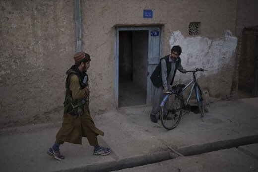 گشت زنی جنگجویان مسلح در کابل