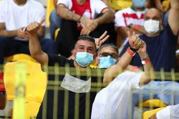 هواداران ایرانی با در ورزشگاه زعبیل دبی