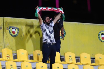 هواداران ایرانی با در ورزشگاه زعبیل دبی