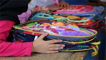 تهیه ۱۳۰۰ بسته لوازم‌التحریر برای دانش‌آموزان نیازمند بروجن
