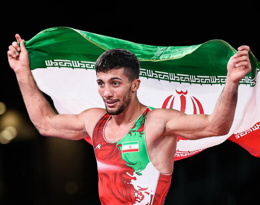 المصارع الايراني يفوز بالميدالية الذهبية في البطولة الدولية لكأس تورليخانوف بكازاخستان