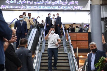 تصاویر | بازگشت تیم ملی کشتی فرنگی به کشور