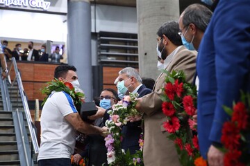 تصاویر | بازگشت تیم ملی کشتی فرنگی به کشور