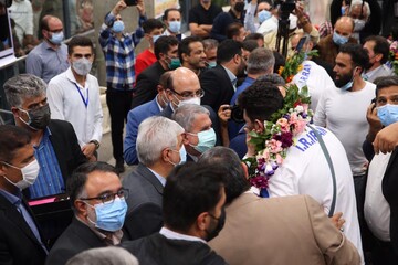 تصاویر | بازگشت تیم ملی کشتی فرنگی به کشور