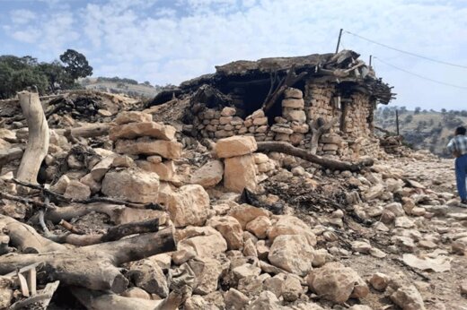 ببینید | بغض دردناک مادر اندیکایی که همه زندگی‌اش زیر آوار زلزله ماند