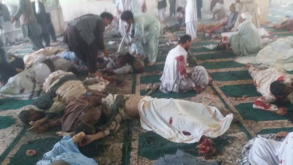 تصاویر دردناک و دلخراش از قربانیان انفجار مسجد قندهار/عکس