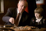 ببینید | حضور رهبر شوروی سابق در تبلیغ پیتزا با دستمزد یک میلیون دلار!