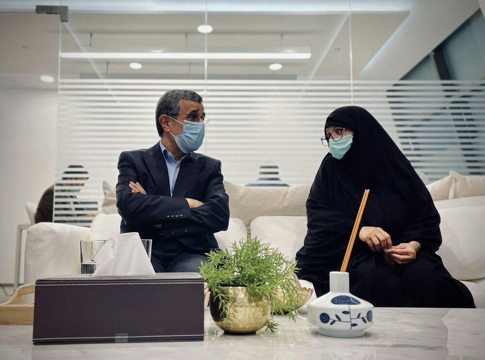 عکس های جدید احمدی نژاد و همسرش در نمایشکاه اکسپوی 2020