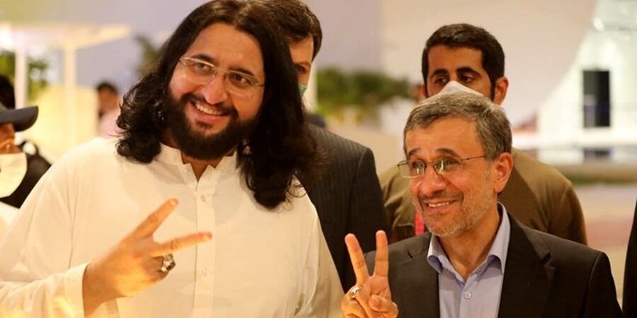 نگاهی نو به اکسپوی 2020 امارات/ آنها دلار می‌شمارند؛ ما عکس‌های احمدی نژاد را می بینیم