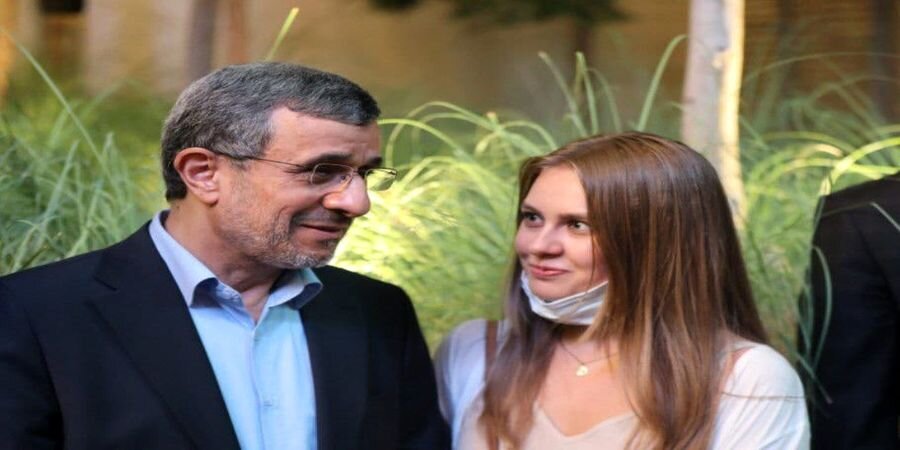 پاسخ تند احمدی نژاد به منتقدان سفرش به دبی/ با پول بیت المال داستان سازی می کنند!