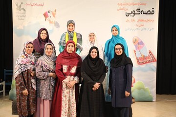 داوری آثار بانوان قصه‌گوی یزدی در جشنواره بین المللی قصه‌گویی