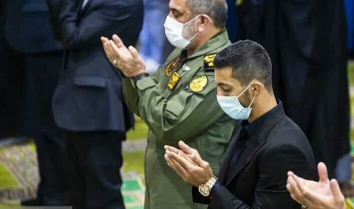 ببینید | تصویری از محمدرضا گرایی در نماز جمعه تهران
