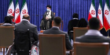 دیدار رهبر انقلاب با مسئولان و مهمانان کنفرانس وحدت اسلامی