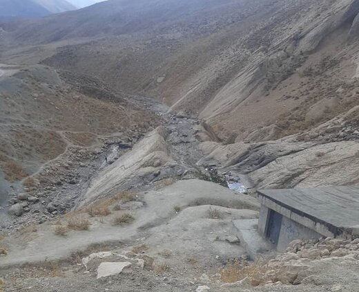 جریان آب چشمه کوهرنگ چهارمحال و بختیاری خشک شد