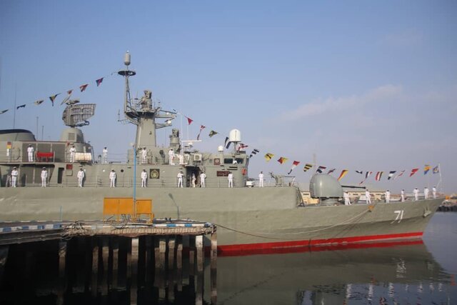 فرمانده نیروی دریایی ارتش: اقتدار ایران اسلامی سبب ترک سرافکنده دشمن از منطقه شده است