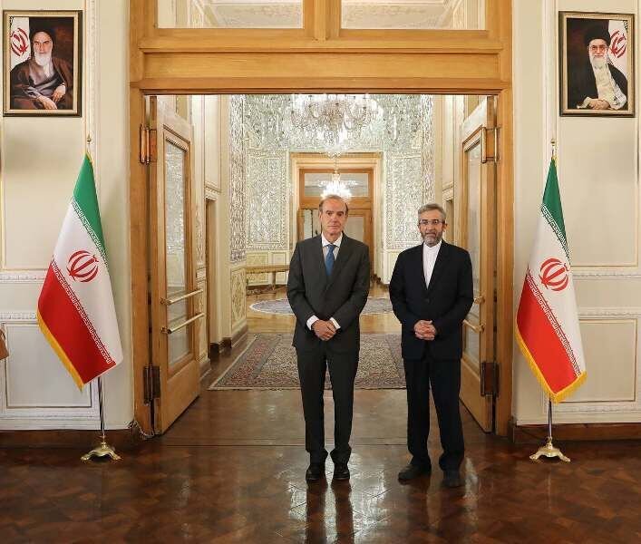 توافق باقری کنی و مورا/ ایران زمان از سرگیری مذاکرات را اعلام کرد