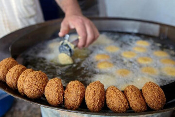 عکس | صف عجیب یک فلافل فروشی در بازار تهران