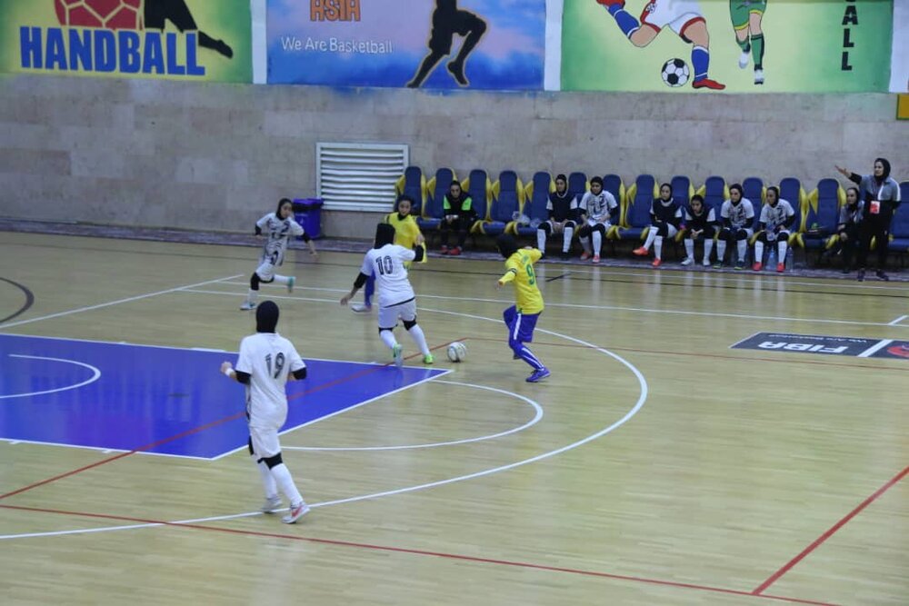 دیدار تیم های فوتسال بانوان پالایش نفت آبادان و فرهان ملارد