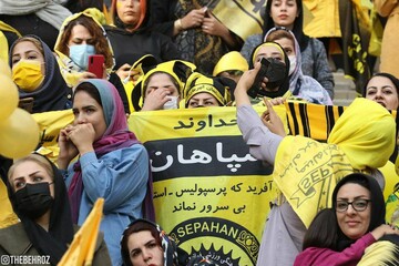 اولین ورود بانوان به استا‌دیوم نقش جهان اصفهان