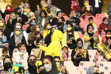 اولین ورود بانوان به استا‌دیوم نقش جهان اصفهان