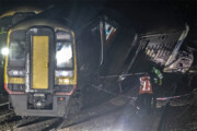 ببینید | اولین تصاویر از شاخ به شاخ شدن دو قطار در لندن