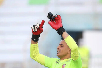 تصاویر | واکنش عجیب دروازه‌بان پرسپولیس به دوربین درون دروازه!