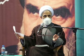 عضو مجمع تشخیص مصلحت نظام :اصلاح‌طلبان با لاریجانی تعامل کنند