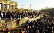 ببینید | دیوار برلین؛‌ نماد جهانی ظلم و سرکوب چگونه فرو ریخت‌؟