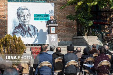 تصاویر | مراسم تشییع پیکر کامبیز درمبخش با حضور هنرمندان