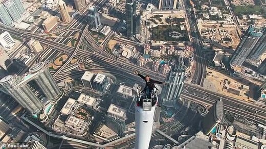 ویل اسمیت 53 ساله شجاعانه بر فراز بلندترین برج جهان ایستاد