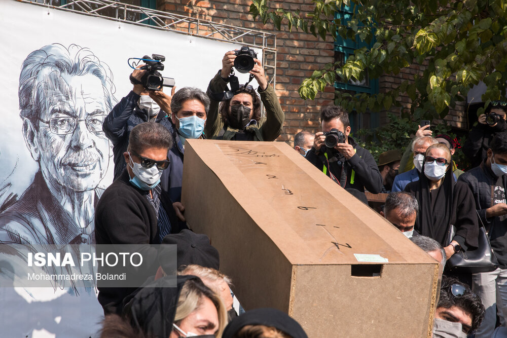 مراسم تشییع پیکر کامبیز درمبخش با حضور هنرمندان