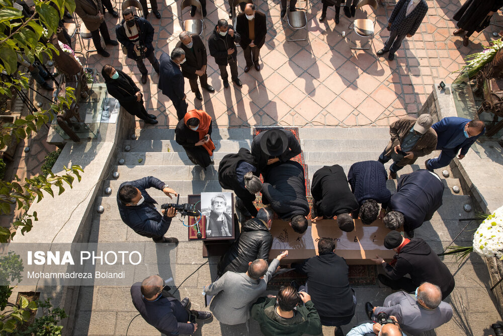 مراسم تشییع پیکر کامبیز درمبخش با حضور هنرمندان